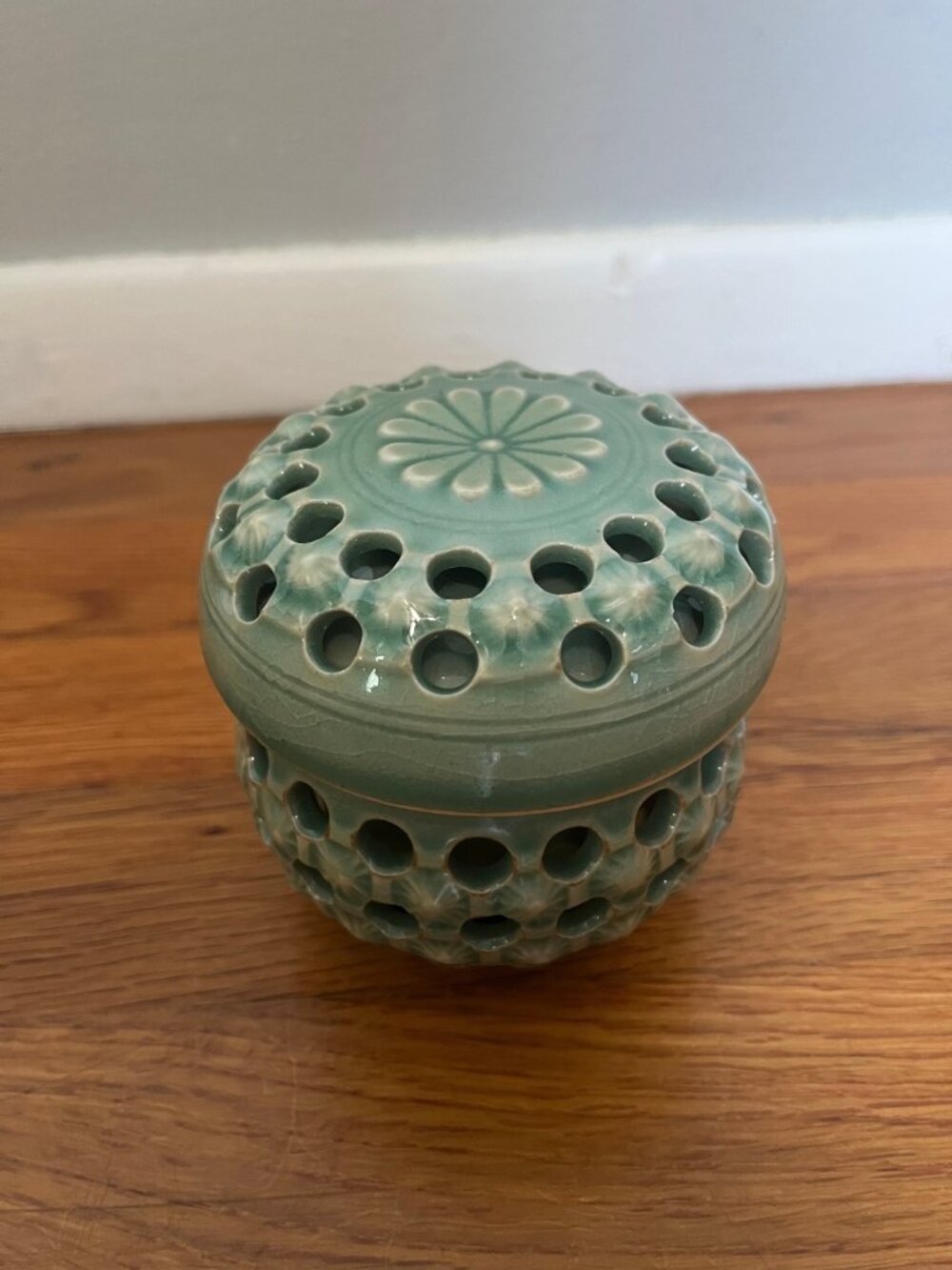 Haecheon (海泉) Korean celadon double-walled cup